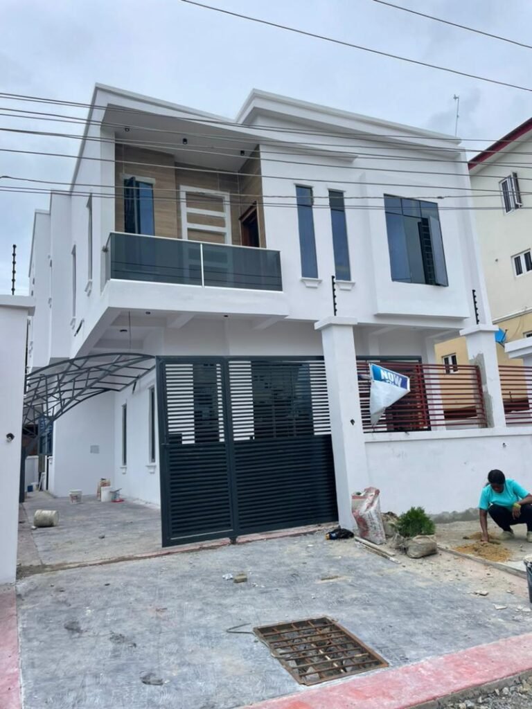 5 bedroom fully detached duplex with bq