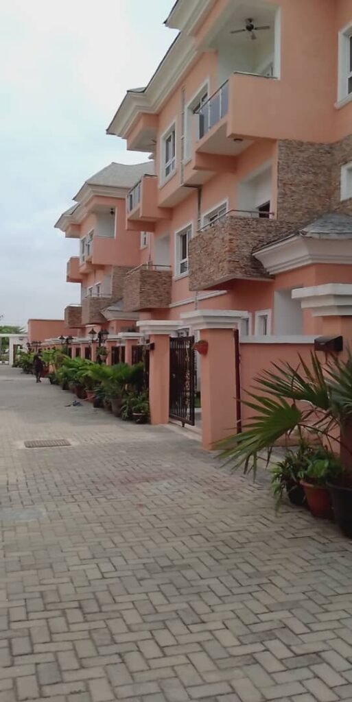 5 bedroom Terrace with maid room