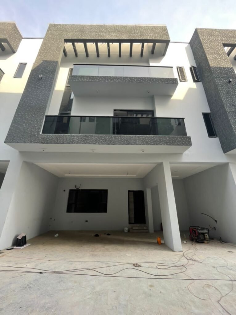 Units of 4 Bedroom Townhouses